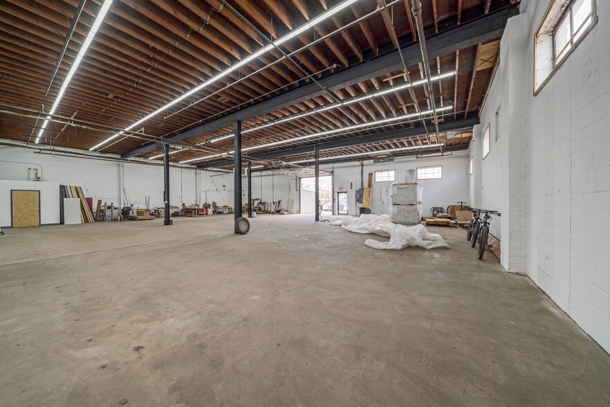 More Photos Of 158 W Clinton St, Dover Warehouse For Lease