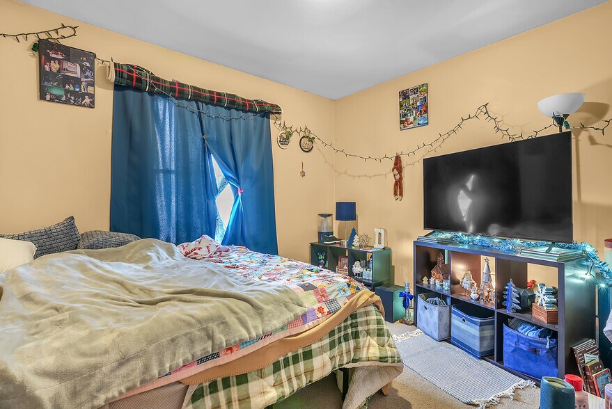 More Photos Of 2201 Sturdy Rd, Valparaiso Multifamily For Sale