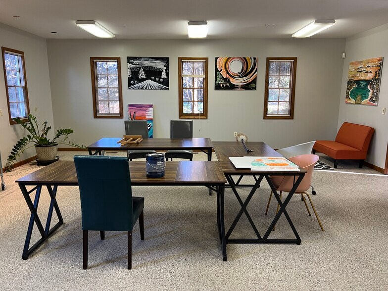 More Photos Of 707 Westchester Dr, High Point Unknown For Lease