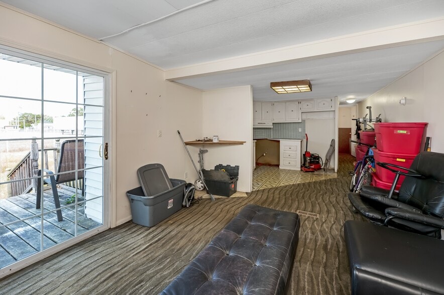 More Photos Of 3905 32nd St, Port Huron Truck Terminal For Sale