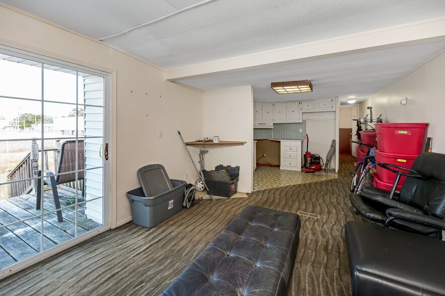 More Photos Of 3905 32nd St, Port Huron Truck Terminal For Sale