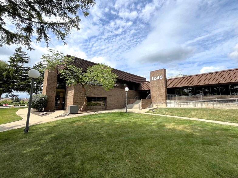 More Photos Of 1245-1247 Milwaukee Ave, Glenview Office For Lease