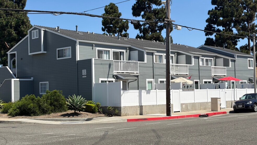 More Photos Of 504 Clay Ave, Huntington Beach Apartments For Sale