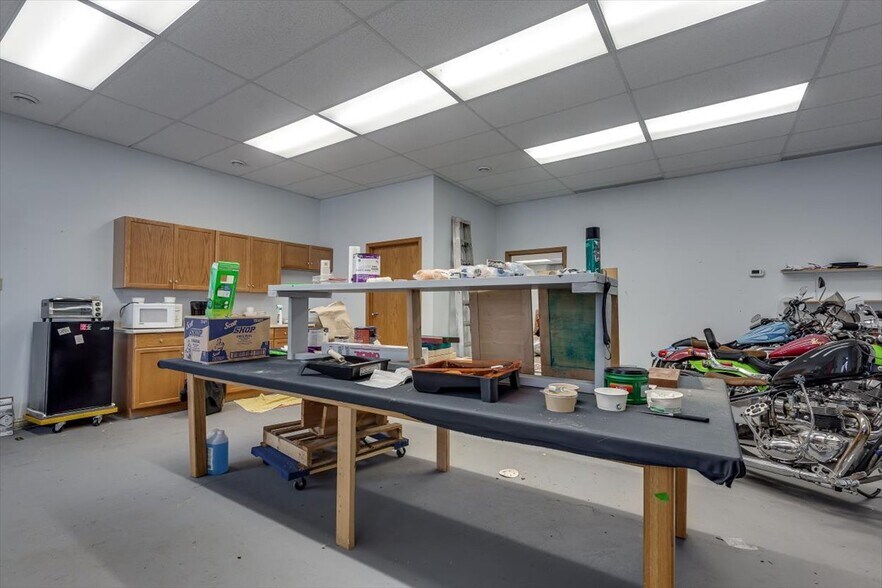 More Photos Of 4831 50 St, Alix Flex For Sale