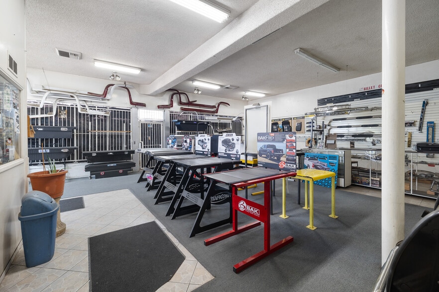 More Photos Of 8744 Sepulveda Blvd, North Hills General Retail For Sale