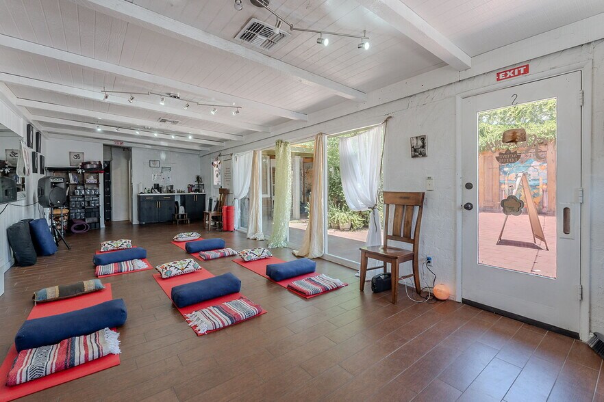 More Photos Of 7140 E 1st Ave, Scottsdale Storefront For Sale