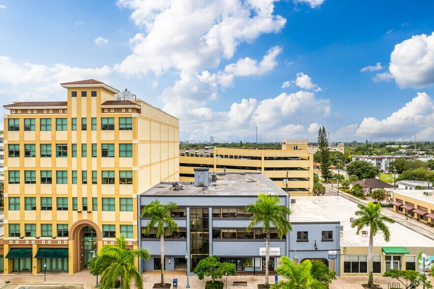 More Photos Of 1940 Harrison St, Hollywood Loft Creative Space For Lease