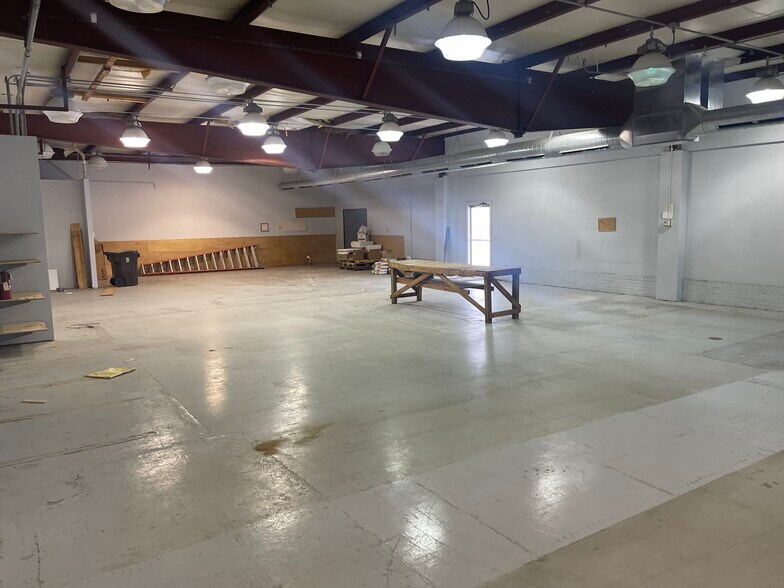 More Photos Of 840 Clark St, Big Rapids Freestanding For Lease