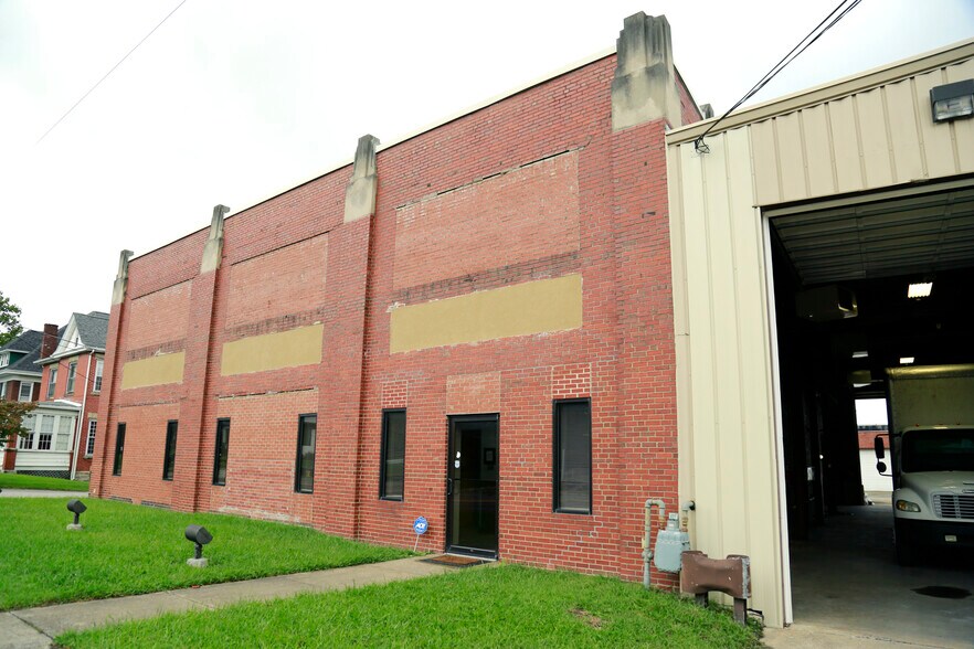 More Photos Of 1200 Morgantown Ave, Fairmont Warehouse For Sale