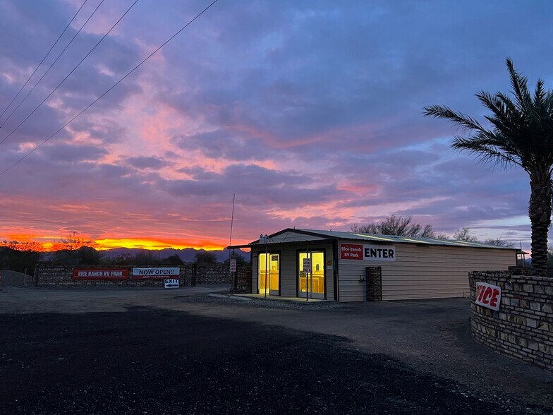 More Photos Of 55 E Kuehn St, Quartzsite Trailer Camper Park For Sale