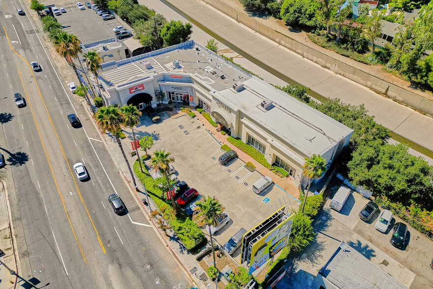 Primary Photo Of 11555-11561 Ventura Blvd, Studio City Storefront For Lease