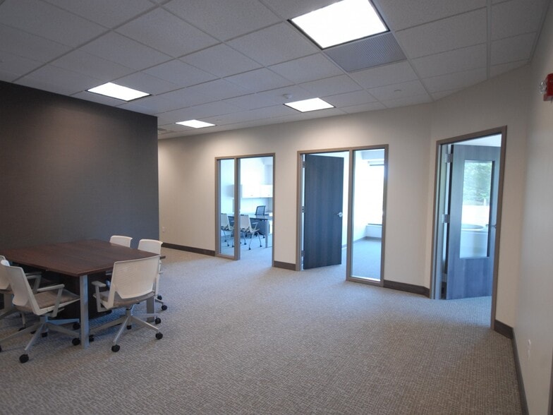 More Photos Of 2255 Wealthy St SE, Grand Rapids Unknown For Lease