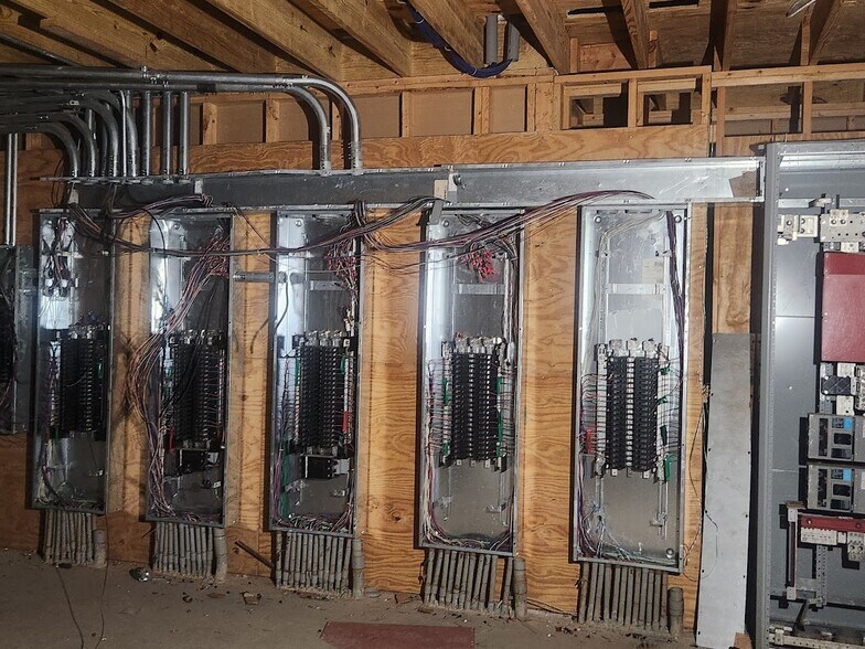 More Photos Of Martin Luther King Hwy, Eutaw Warehouse For Sale