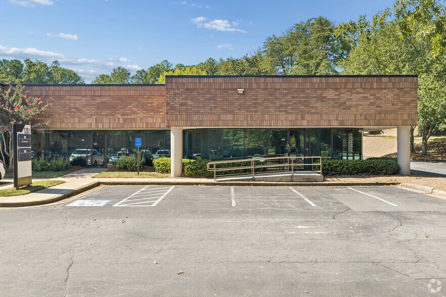 More Photos Of 1275 Kennestone Cir, Marietta Unknown For Lease