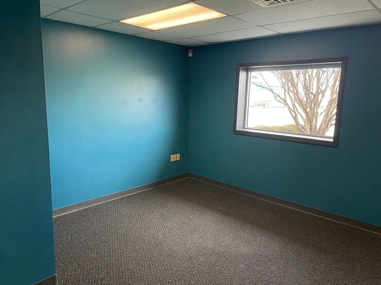 More Photos Of 533 University Blvd, Birmingham Office For Lease
