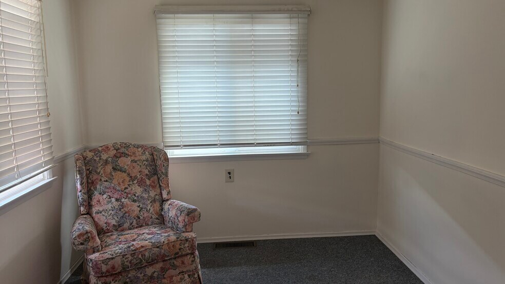 More Photos Of 626 Civic Center Dr, Vista Medical For Lease
