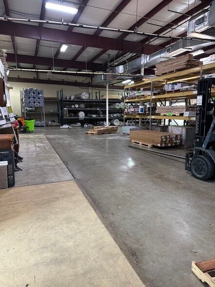 More Photos Of 607 Woodbrook Dr, Charlottesville Freestanding For Lease