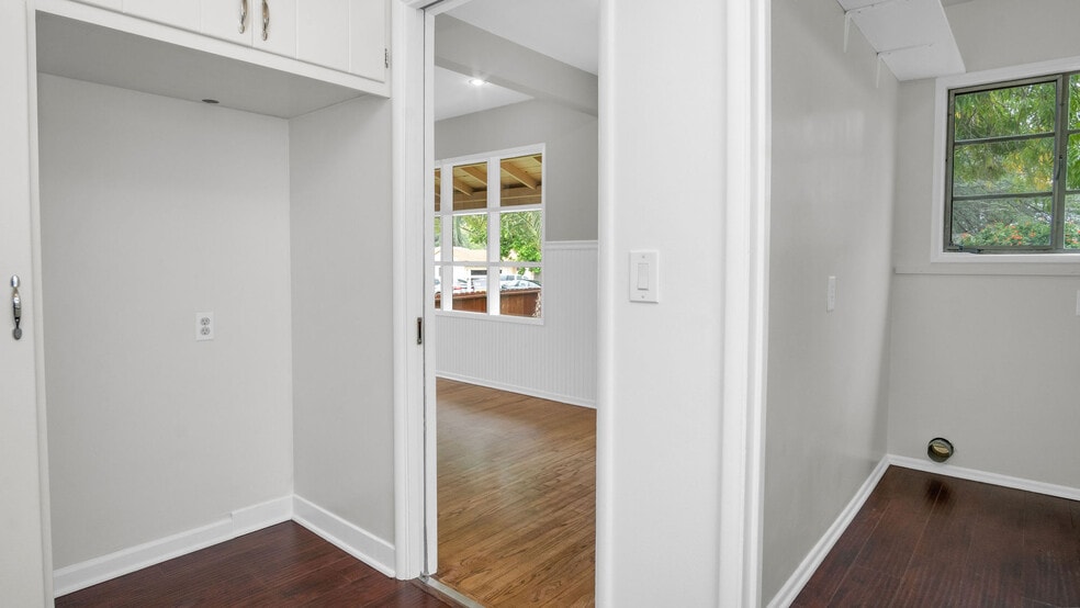 More Photos Of 10346 Oro Vista Ave, Sunland Multifamily For Sale