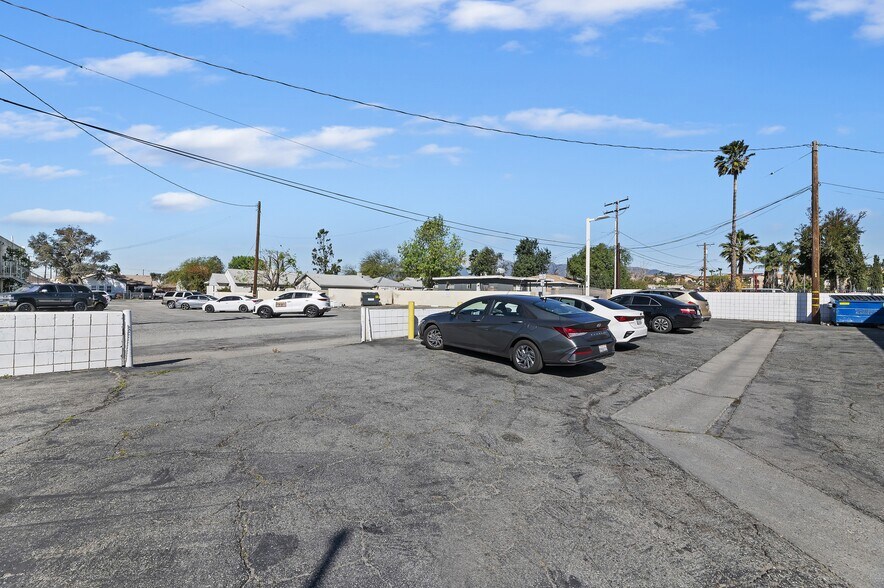 More Photos Of 16870 Merrill Ave, Fontana Freestanding For Sale