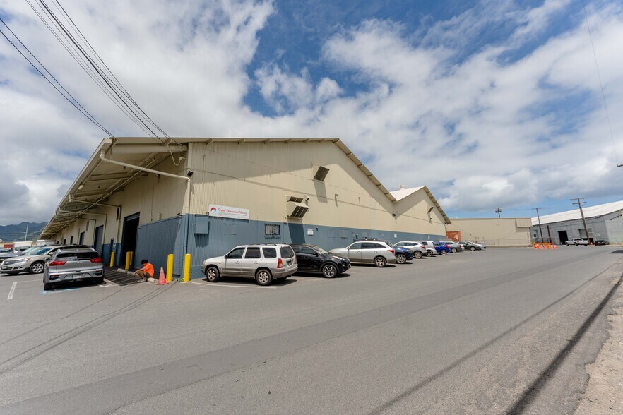 More Photos Of 2290 Alahao Pl, Honolulu Unknown For Lease