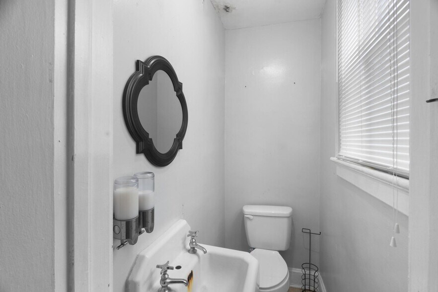 More Photos Of 105 Lancaster St SW, Aiken Loft Creative Space For Lease