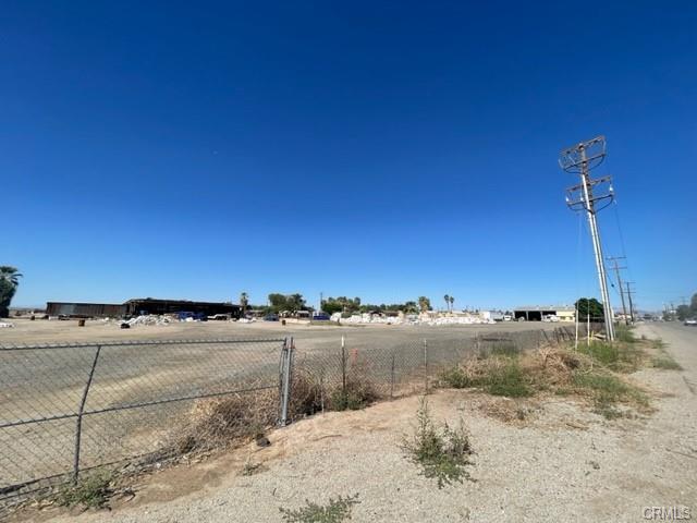 More Photos Of 601 S Lovekin Blvd, Blythe Warehouse For Sale