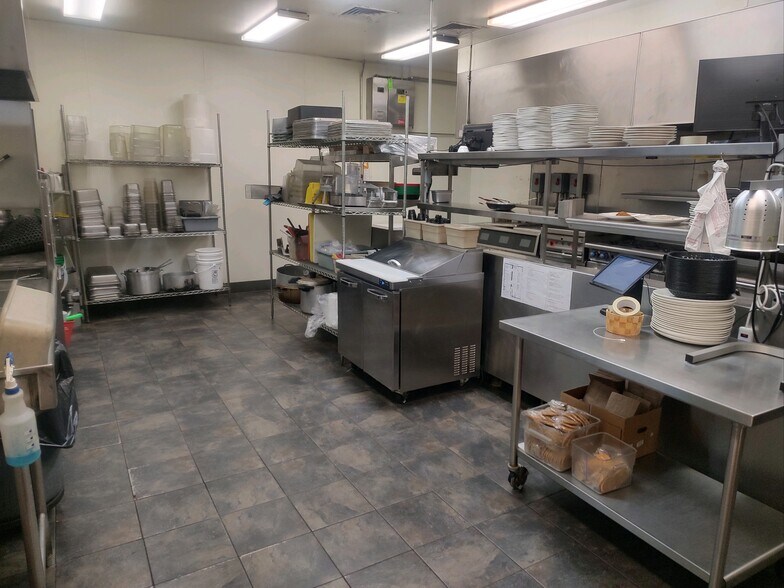 More Photos Of 1015 Tower Ave, Superior Restaurant For Lease