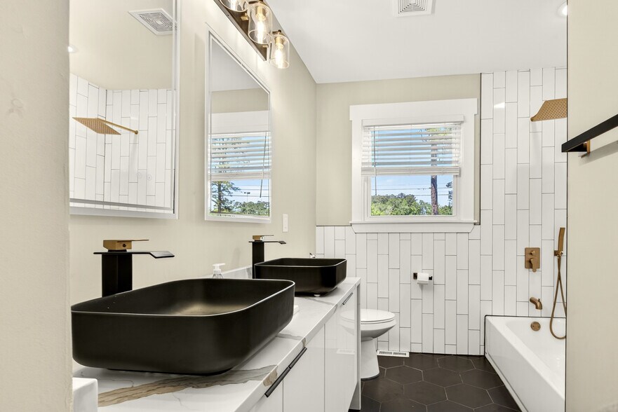 More Photos Of 1120 Central Ave, Summerville Office For Sale