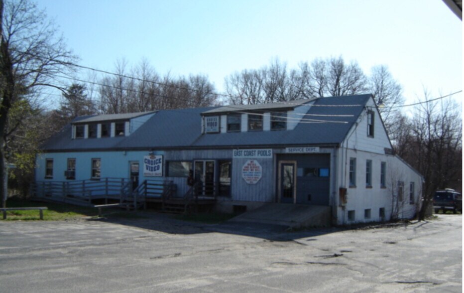 More Photos Of 1247 Queen St, Southington Freestanding For Sale