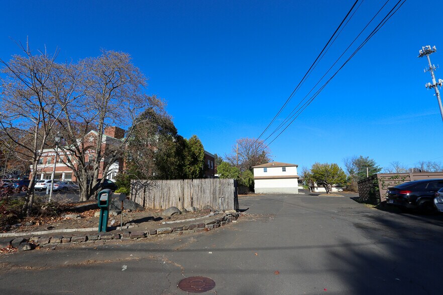 More Photos Of 657 Red Lion Rd, Huntingdon Valley Office Residential For Sale