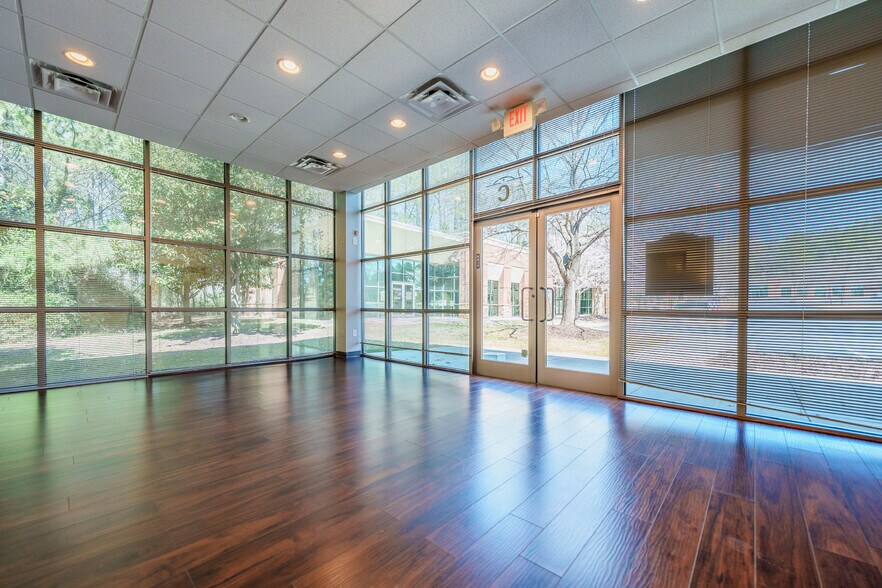 More Photos Of 4275 Johns Creek Pky, Suwanee Unknown For Lease