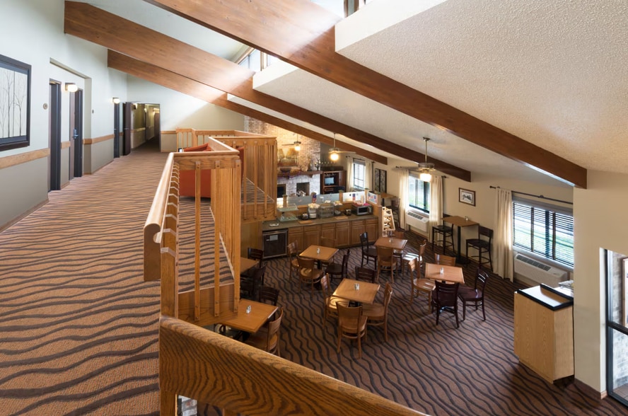 More Photos Of 700 Highway 51, Minocqua Hotel For Sale
