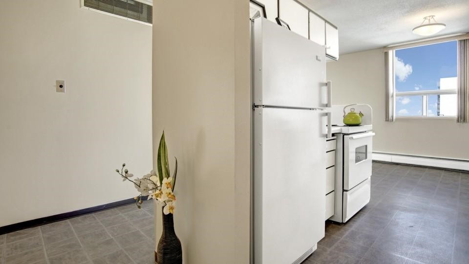 More Photos Of 241 5th Ave, Saskatoon Apartments For Lease