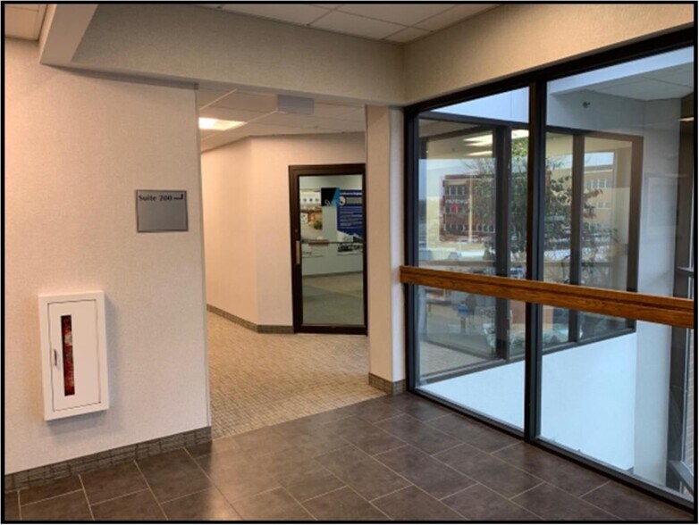 More Photos Of 11 Century Hill Dr, Latham Office For Lease