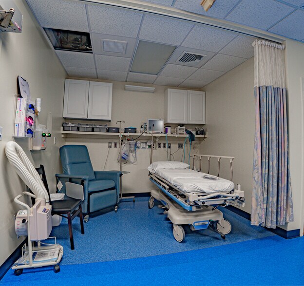 More Photos Of 1255 37th St, Vero Beach Medical For Sale