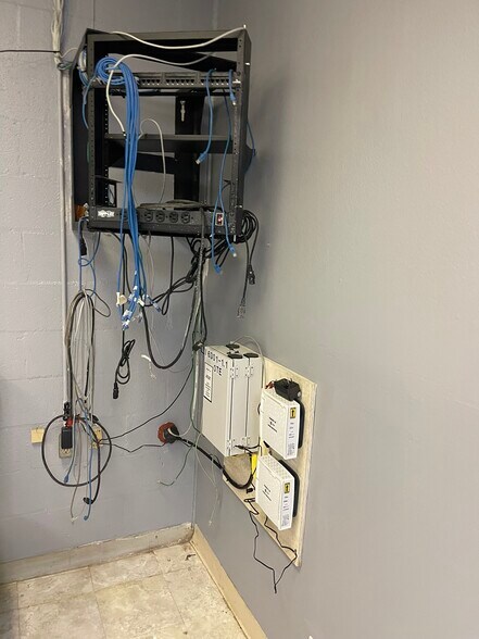 More Photos Of 6301 Choctaw Dr, Baton Rouge Warehouse For Sale