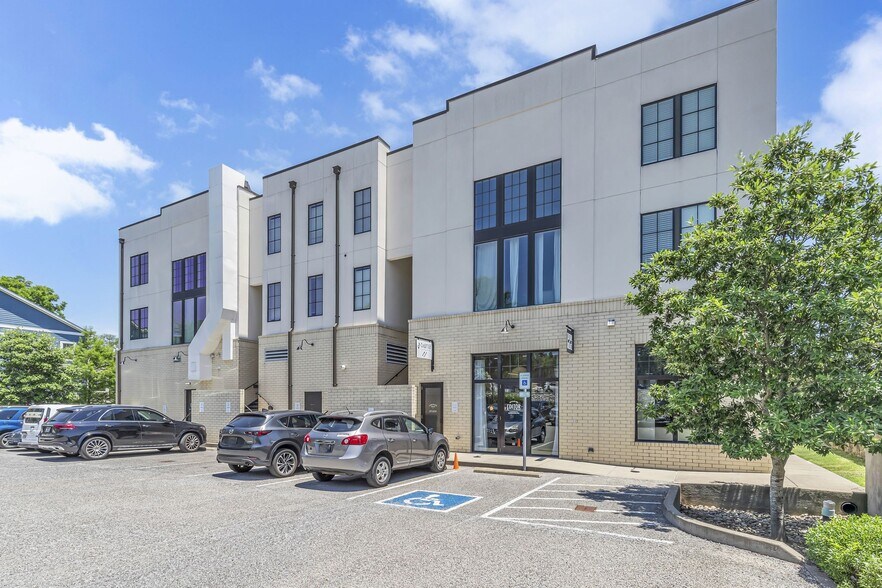 More Photos Of 2225 10th Ave S, Nashville Multifamily For Sale