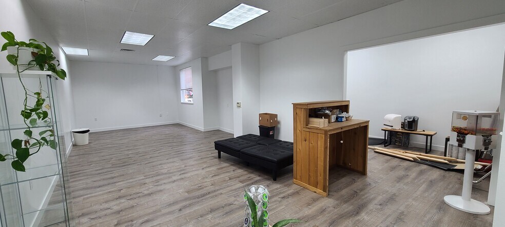 More Photos Of 675 Orchard Heights Rd, Salem Medical For Sale