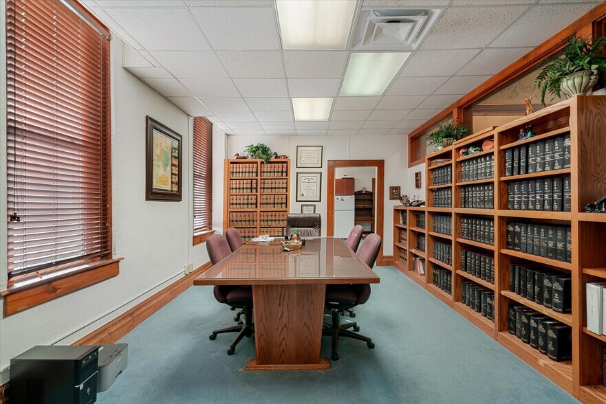 More Photos Of 102 E Moore Ave, Terrell Office For Sale