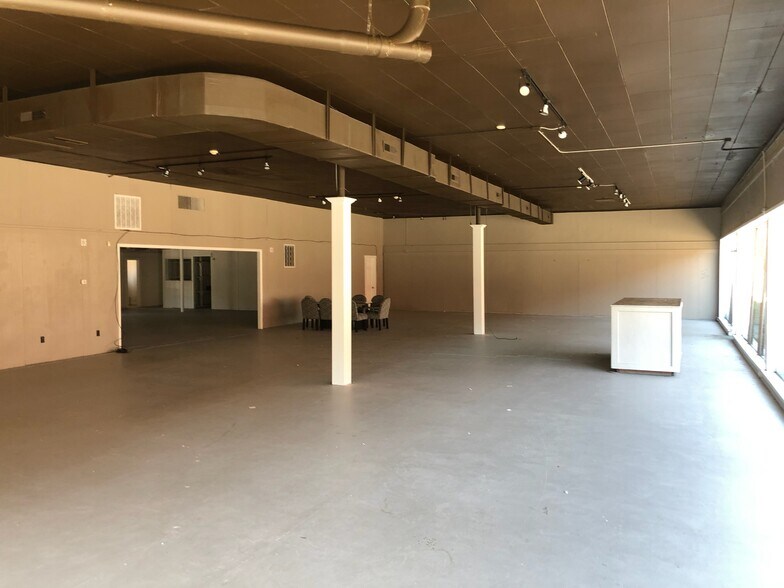 More Photos Of 101 N Poplar St, Aberdeen Storefront For Sale