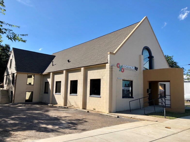 Primary Photo Of 729 N Frazier St, Conroe Office For Sale