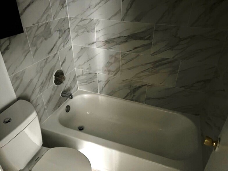 More Photos Of 7900 Creekbend Dr, Houston Apartments For Sale