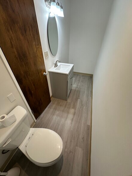 More Photos Of 465 Forest Ave, Laguna Beach Loft Creative Space For Lease