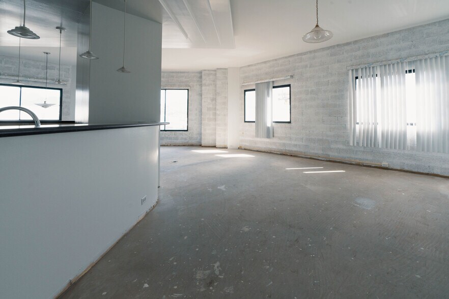 More Photos Of 1709 Kalani St, Honolulu Freestanding For Lease