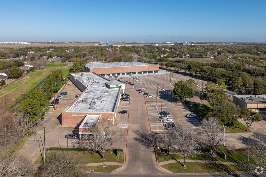 More Photos Of 2323 Clear Lake City Blvd, Houston Unknown For Lease