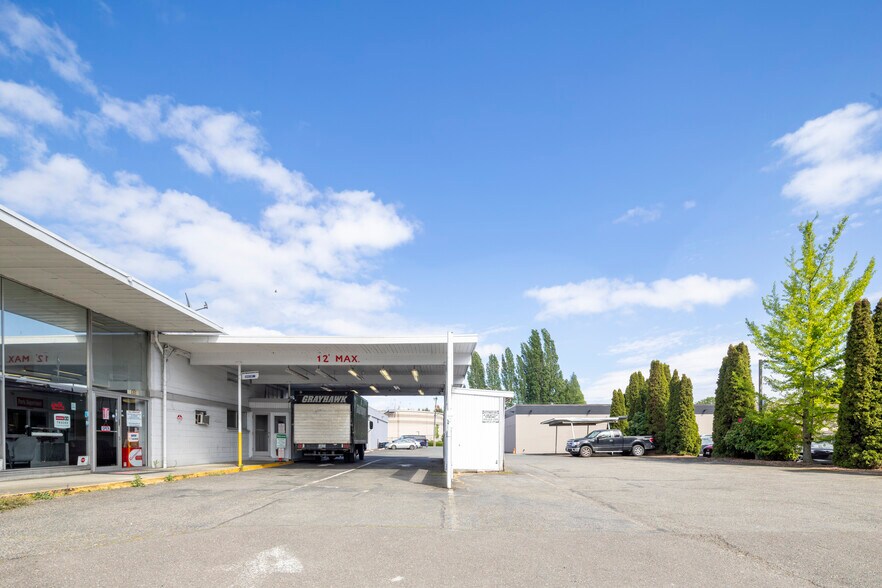 More Photos Of 14600 Ambaum Blvd SW, Burien Auto Repair For Lease