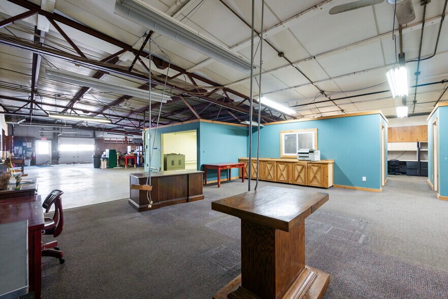 More Photos Of 690 S Lapeer Rd, Oxford Warehouse For Sale