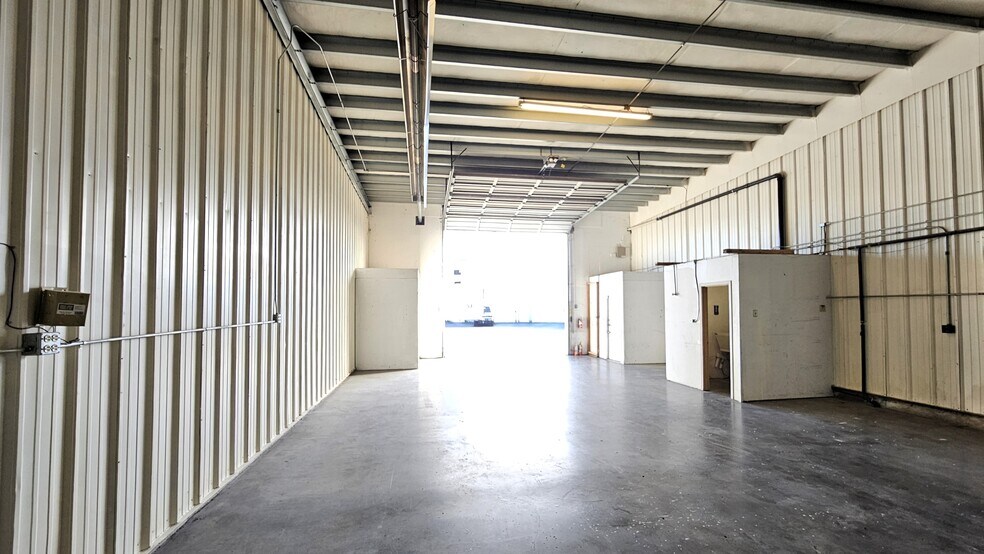 More Photos Of 1425 Alabama St, Longview Warehouse For Lease