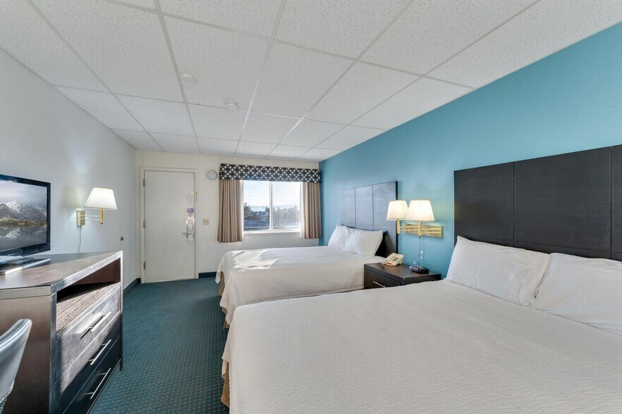 More Photos Of 590 W Main St, Vernal Hotel For Sale