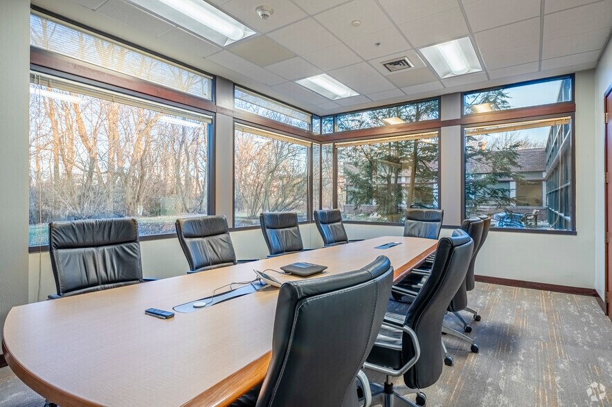 More Photos Of 1002 Deming Way, Madison Office For Sale